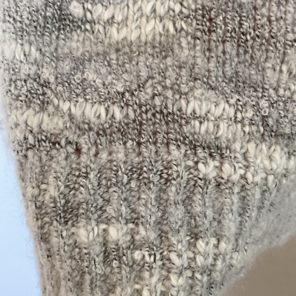 Michael Stars v-neck knit sweater women’s medium grey white EUC - Picture 3 of 6